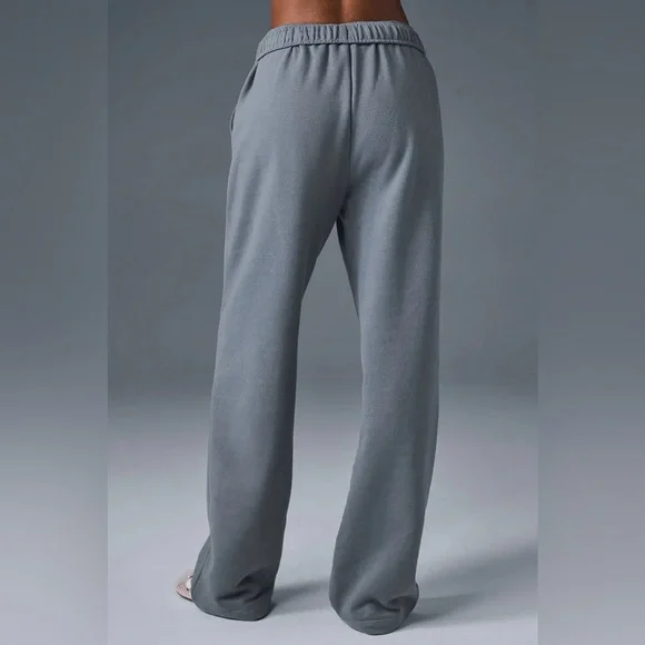 ALO YOGA | Accolade Straight Leg Sweatpant in Steel Grey - Picture 2 of 5